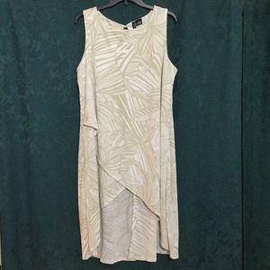 New Directions tan floral high-low tunic top